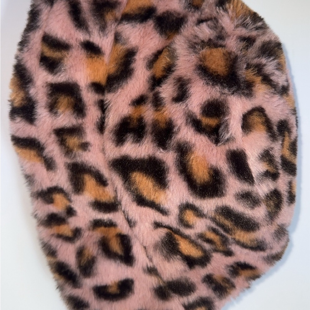 Leopard Print Faux Fur Bucket Hat